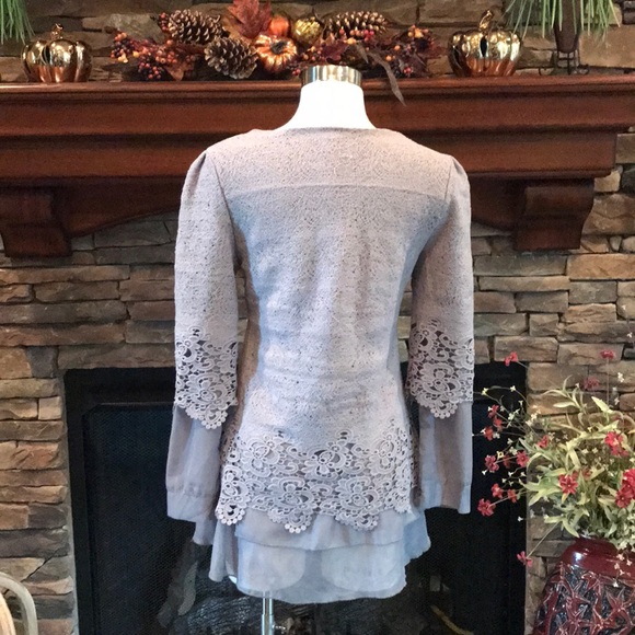 MAN XI THANG BOUTIQUE BLOUSE - Picture 3 of 10